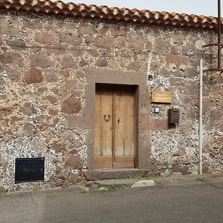 S'ommu Ezza 招待所